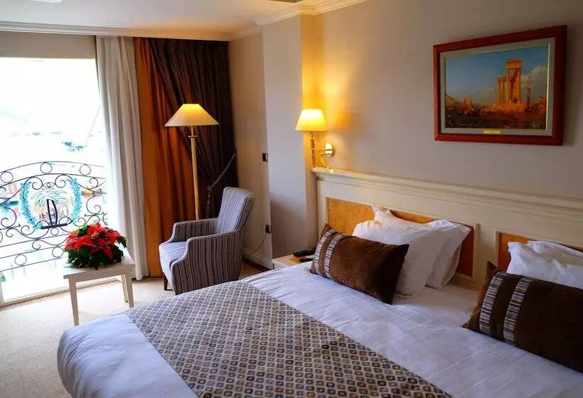 اتاق استاندارد, Ece Saray Marina Resort