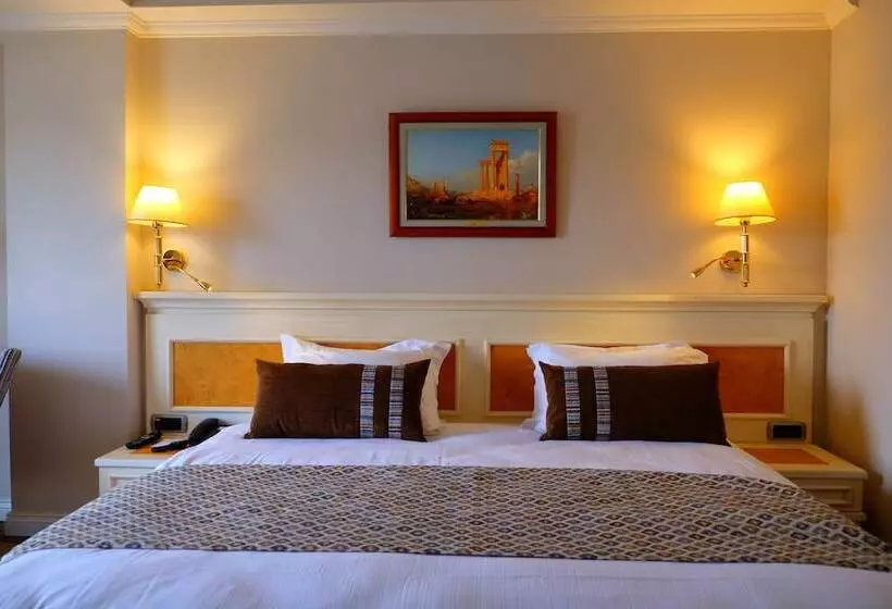 سوییت, Ece Saray Marina Resort