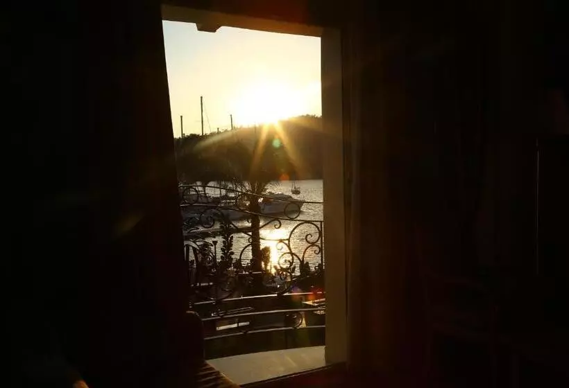 سوییت, Ece Saray Marina Resort