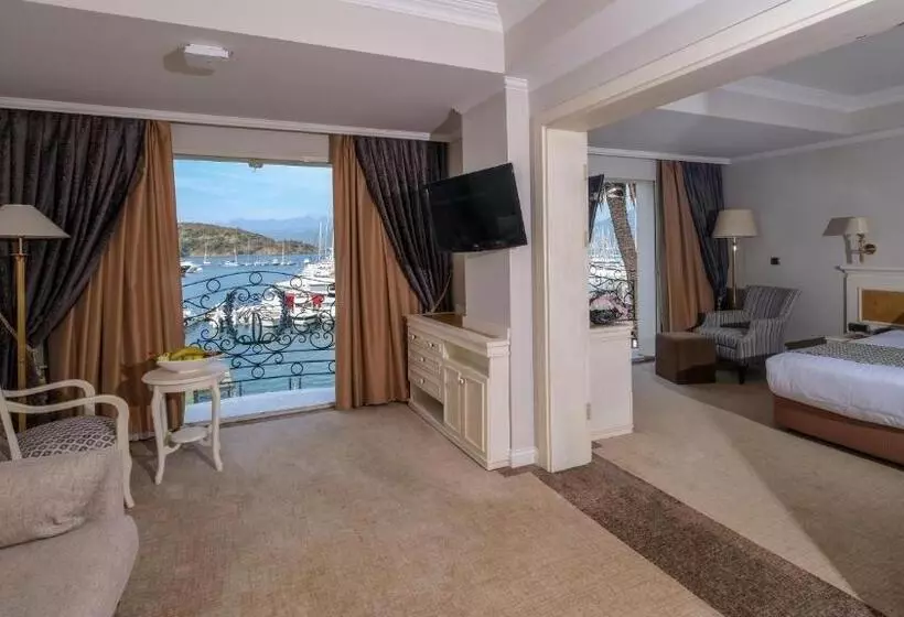 سوییت, Ece Saray Marina Resort