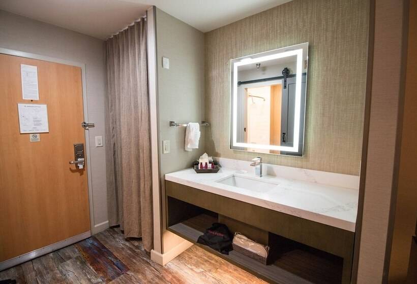 اتاق استاندارد, Empeiria High Sierra