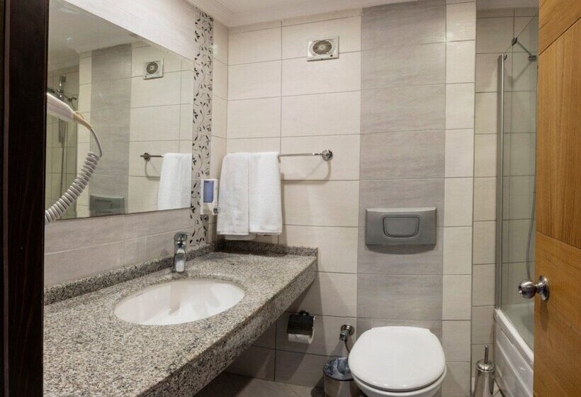 غرفة قياسية ثلاثية, Kandelor