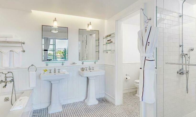 جناح كلاسيكي, Cameo Beverly Hills