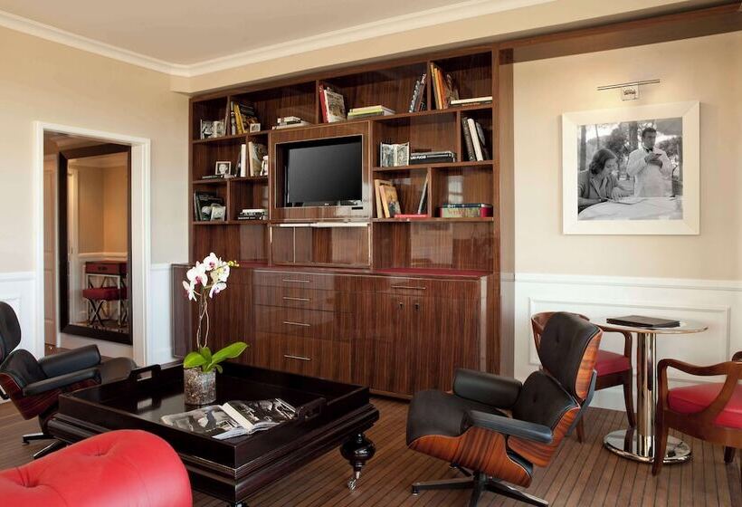 جناح, Cameo Beverly Hills