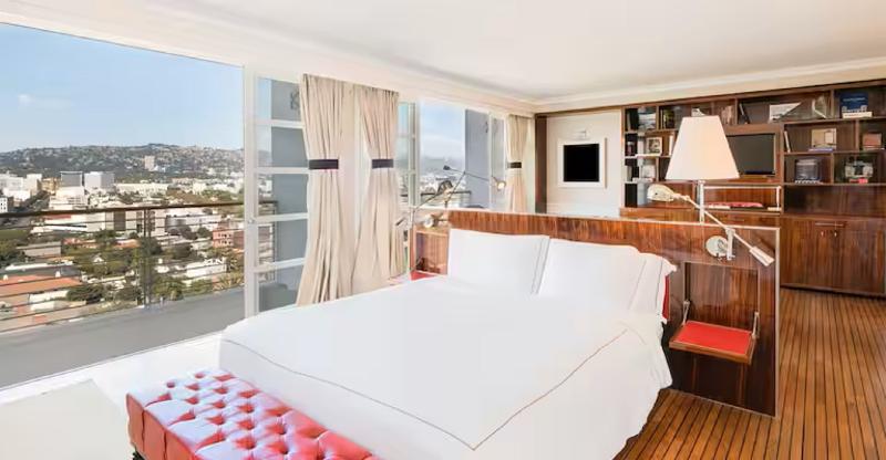 جناح, Cameo Beverly Hills