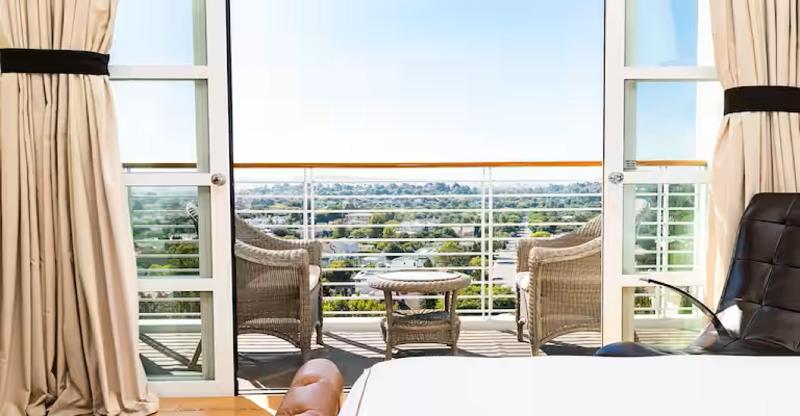 جناح, Cameo Beverly Hills