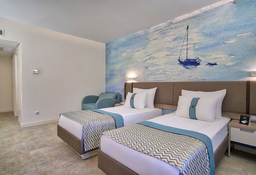 スタンダードルーム, Pirate S Beach Club