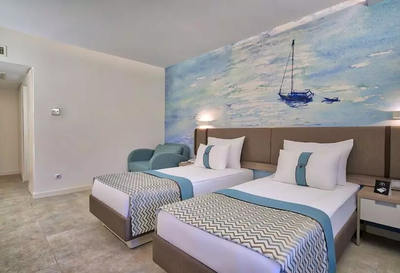 اتاق استاندارد, Pirate S Beach Club