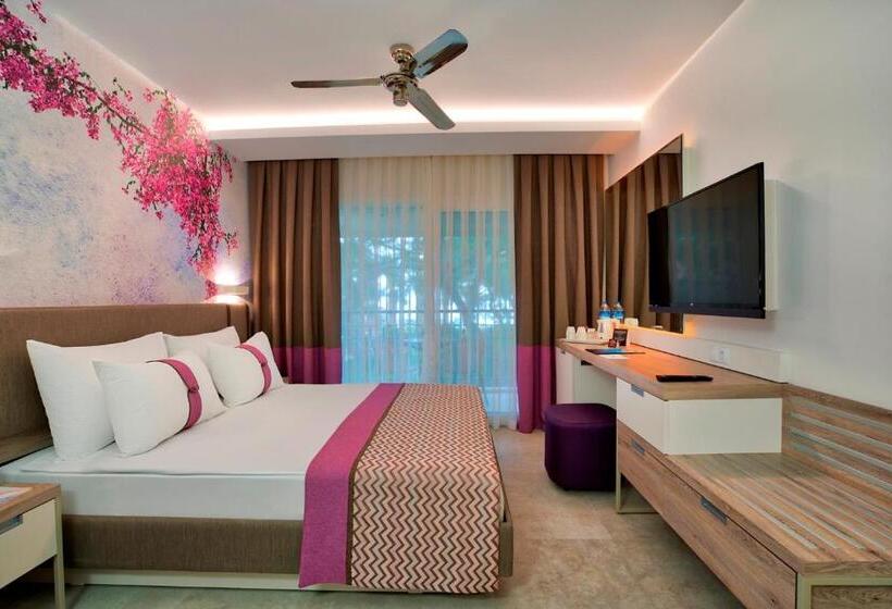 スタンダードルーム, Pirate S Beach Club