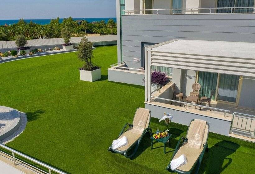 اتاق خانوادگی, Sherwood Exclusive Lara