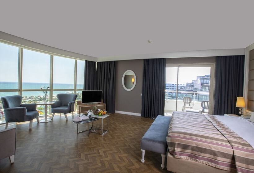 سوئیت با وان آب گرم, Sherwood Exclusive Lara