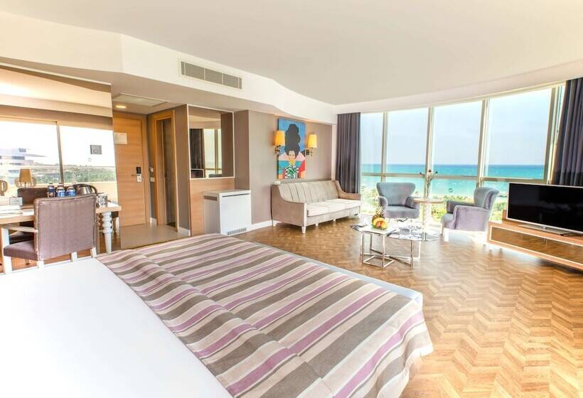 سوئیت با وان آب گرم, Sherwood Exclusive Lara