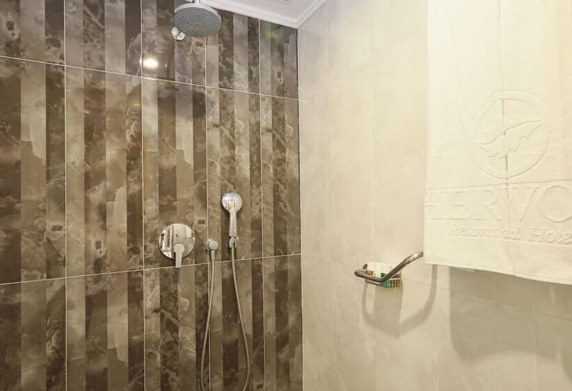 سوییت خانوادگی, Sherwood Exclusive Lara