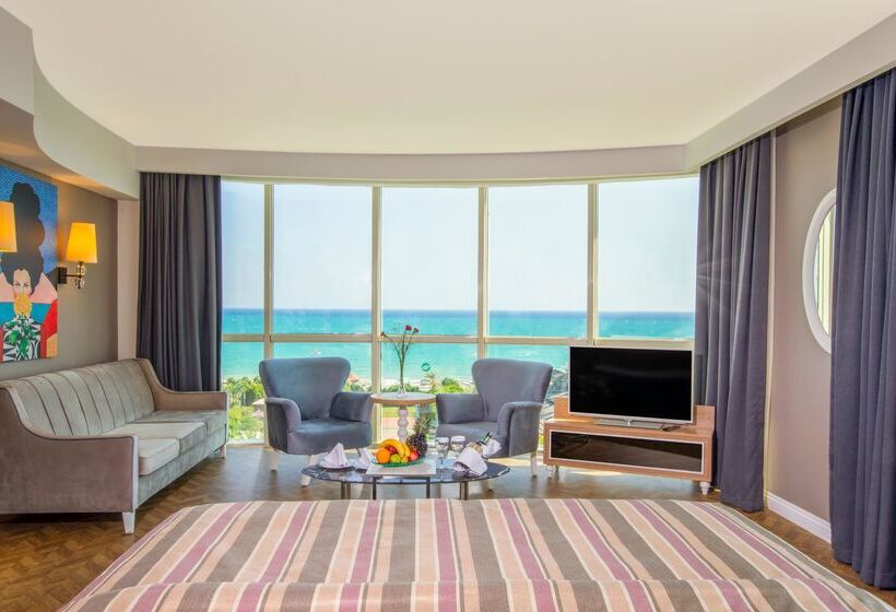 سوئیت با وان آب گرم, Sherwood Exclusive Lara