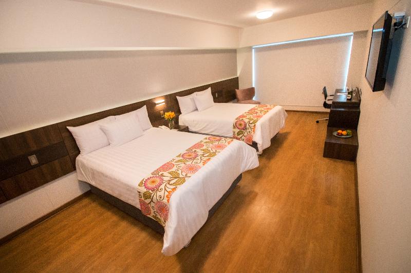 اتاق خانوادگی تودرتو, Sherwood Exclusive Lara