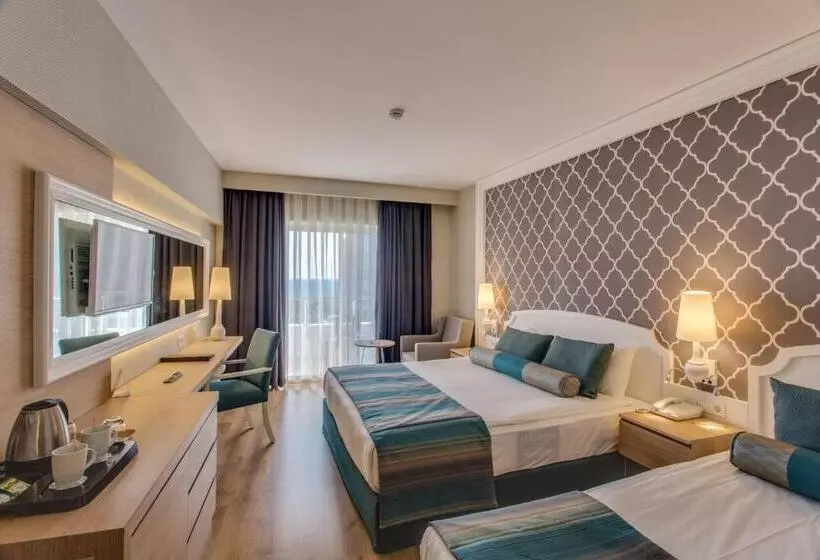 اتاق استاندارد سه نفره, Sherwood Exclusive Lara