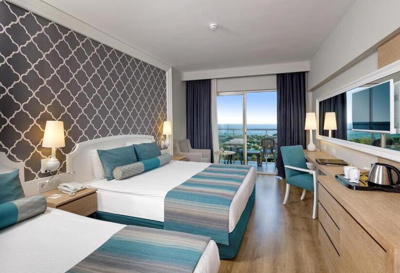 اتاق استاندارد سه نفره, Sherwood Exclusive Lara