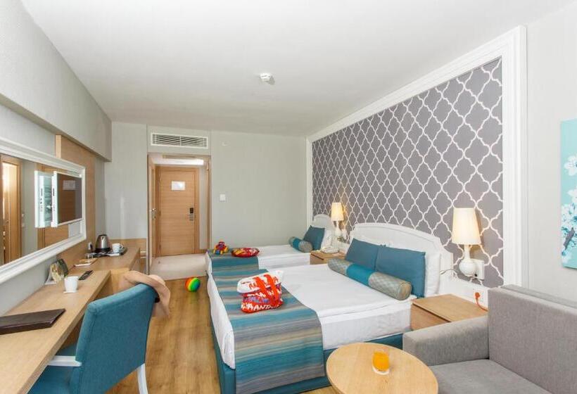 Triple Room Sea View, Sherwood Exclusive Lara