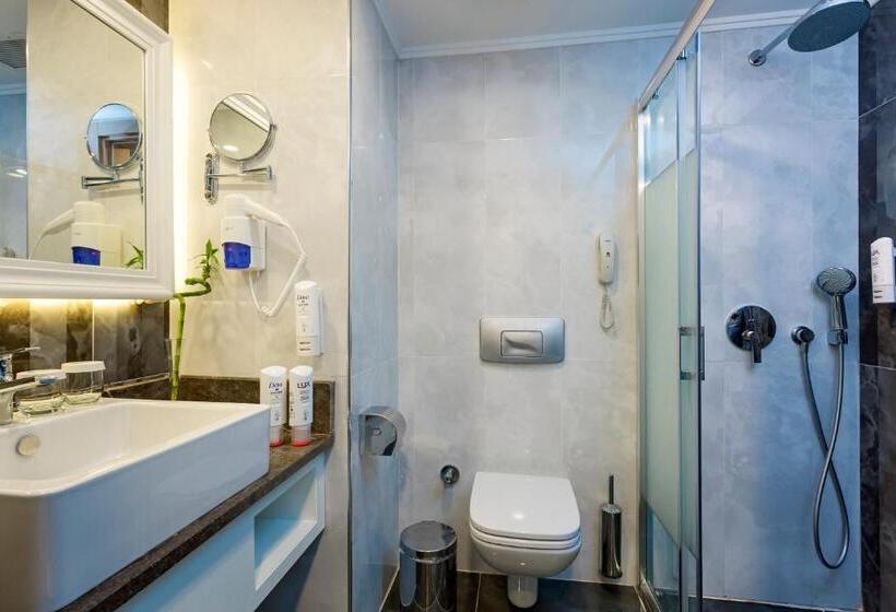 Triple Room Sea View, Sherwood Exclusive Lara