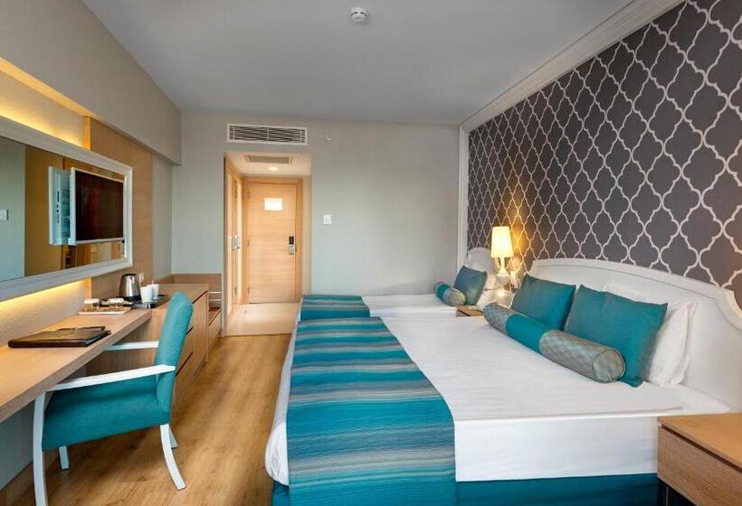 اتاق اساندارد با چشم‌انداز جانبی به دریا, Sherwood Exclusive Lara