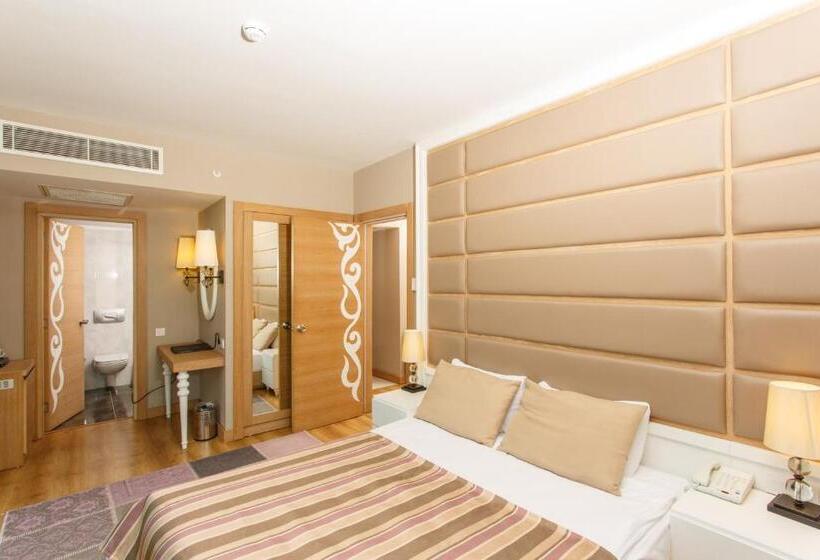 سوئیت با وان آب گرم, Sherwood Exclusive Lara