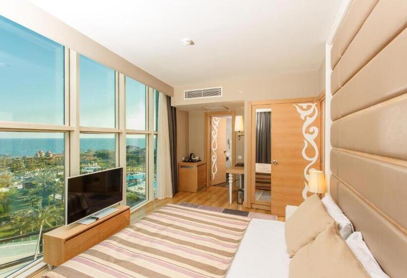 سوئیت با وان آب گرم, Sherwood Exclusive Lara