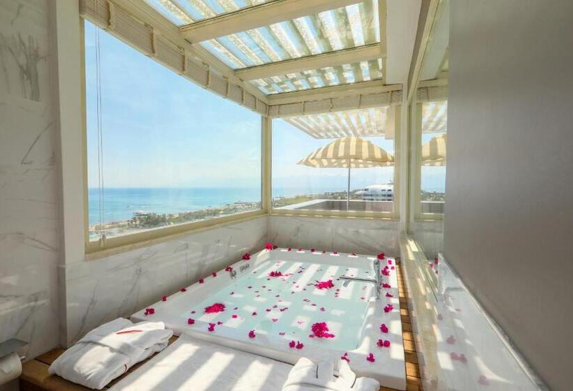 سوییت اجرایی, Sherwood Exclusive Lara