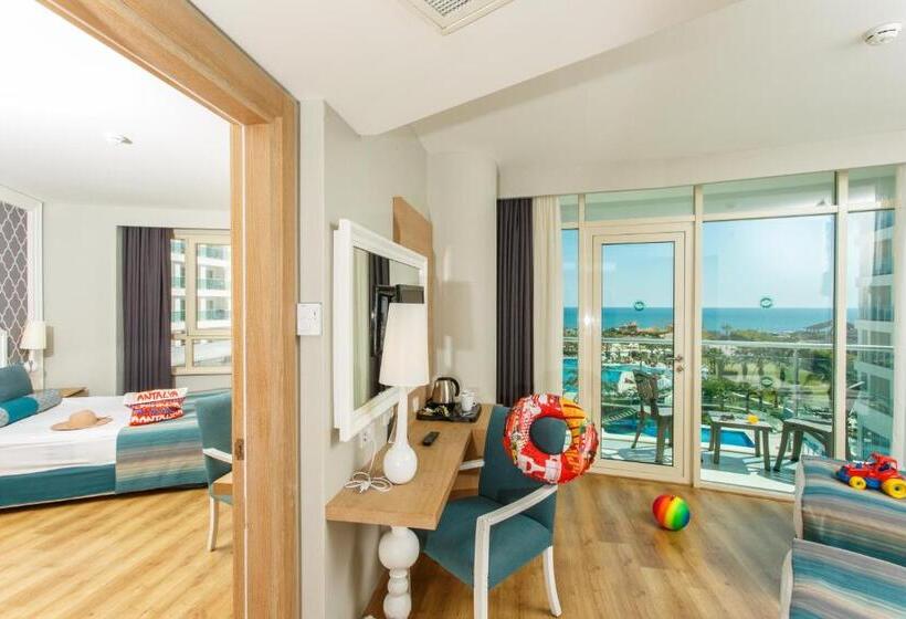 سوییت خانوادگی, Sherwood Exclusive Lara