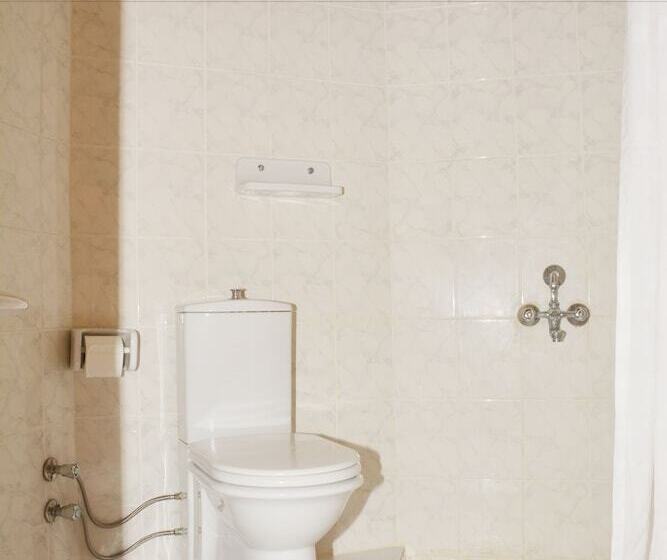 Номер Стандарт Вид на Бассейн, Side Kervan