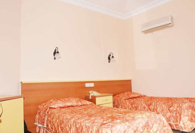 Номер Стандарт Вид на Бассейн, Side Kervan