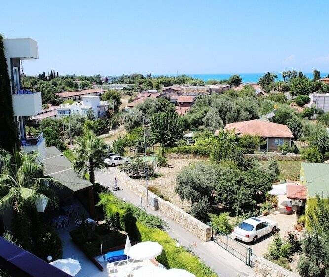 Номер Стандарт Вид на Бассейн, Side Kervan