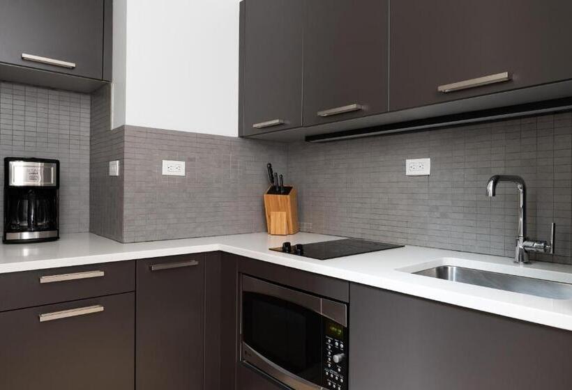 수피리어 스튜디오, Sonder At The Nash