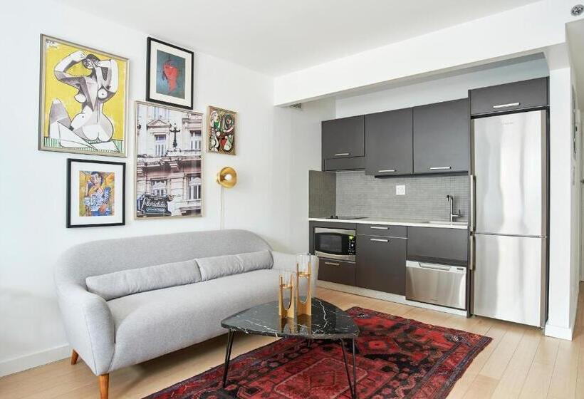 스탠다드 스튜디오, Sonder At The Nash