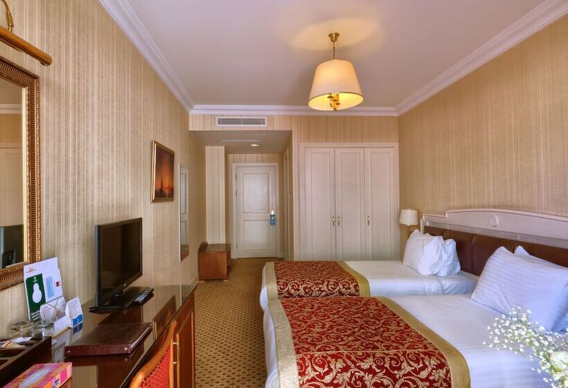 اتاق اکونومی, Taksim Metropark