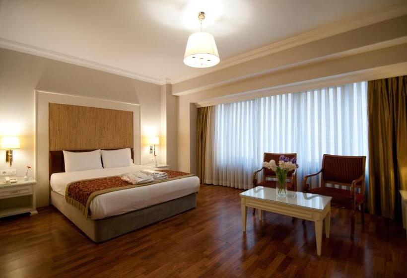 اتاق لوکس سه تخته, Taksim Metropark