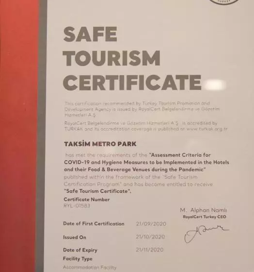 デラックストリプルルーム, Taksim Metropark