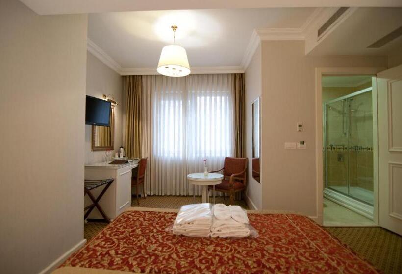 اتاق اکونومی, Taksim Metropark