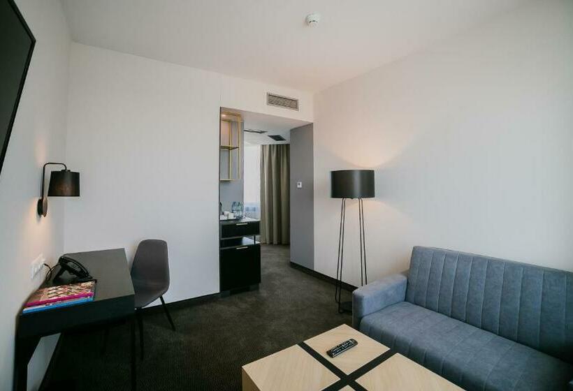 スイート, B&b Hotel Warsaw East