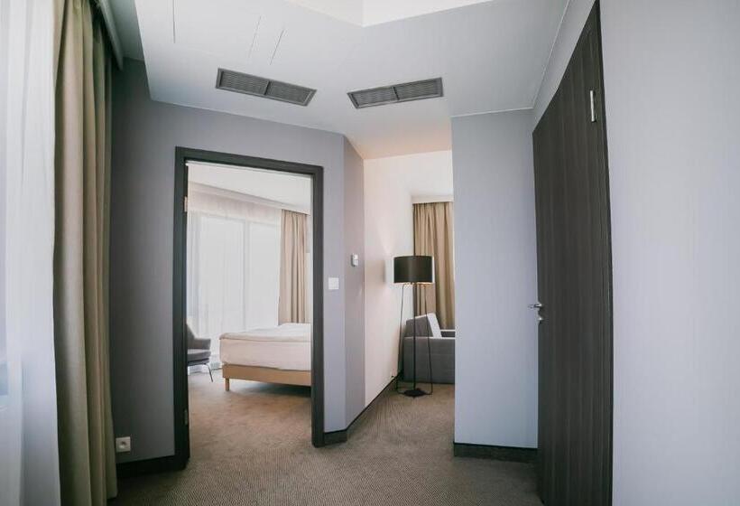 سوییت, B&b Hotel Warsaw East