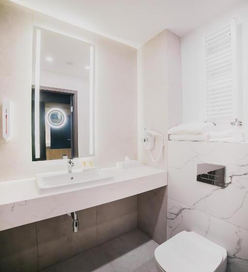 キングサイズベッドのスタンダードルーム, B&b Hotel Warsaw East