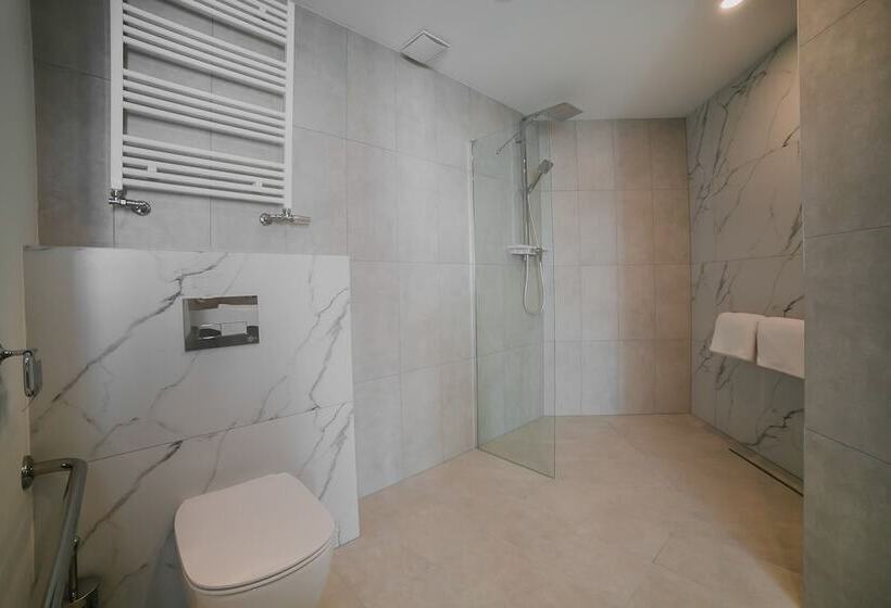 身障者適用スタンダードルーム, B&b Hotel Warsaw East