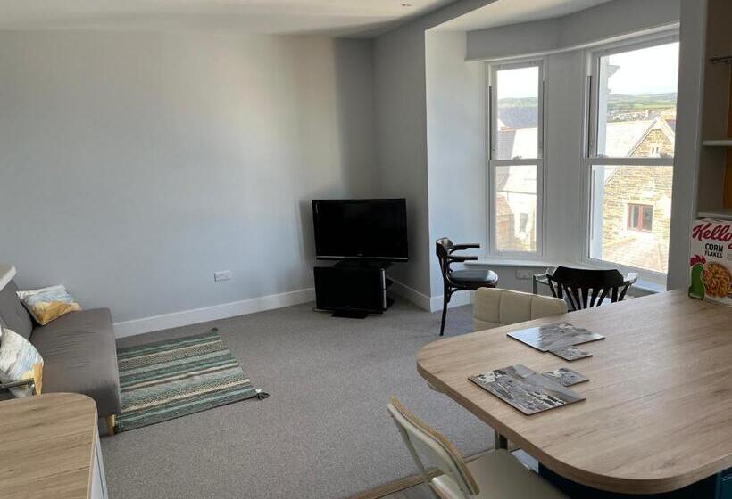 带1个卧室的带海景的公寓, Carrick Rooms