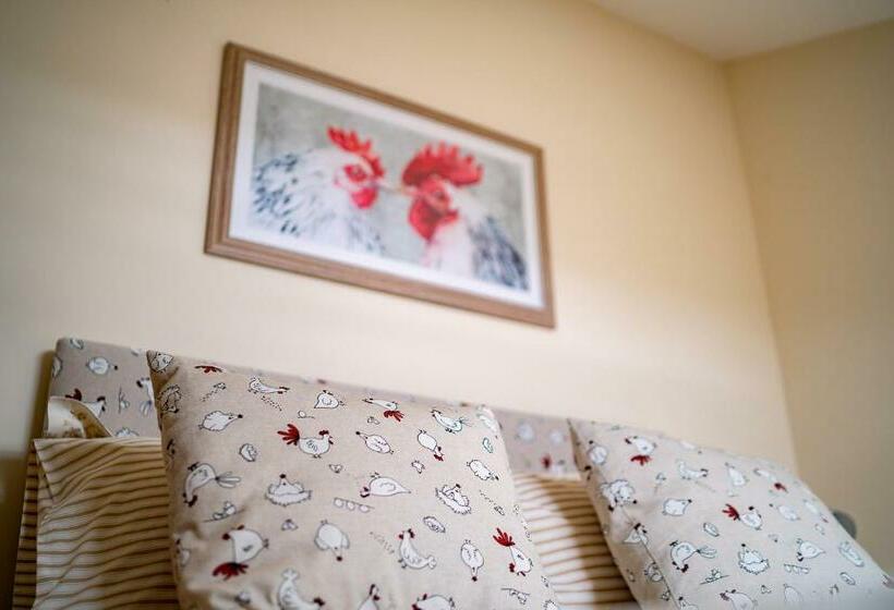 标准间, Higher Farm