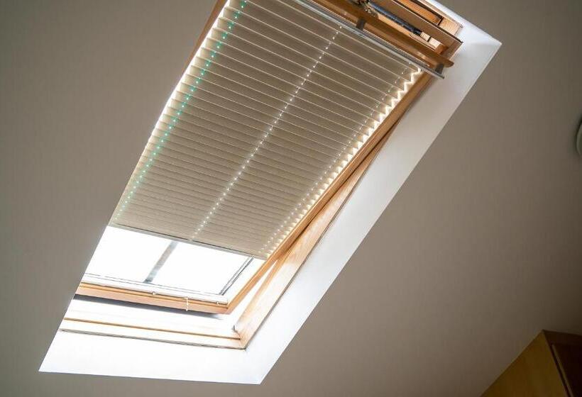 标准间, Higher Farm