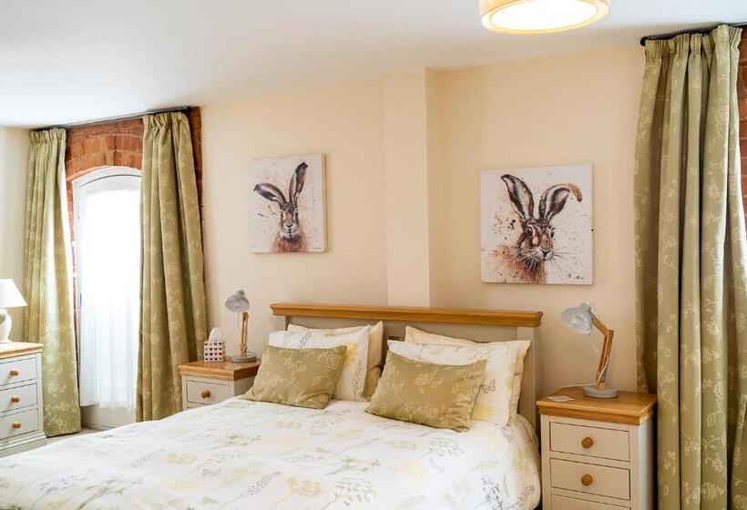 高级套房, Higher Farm