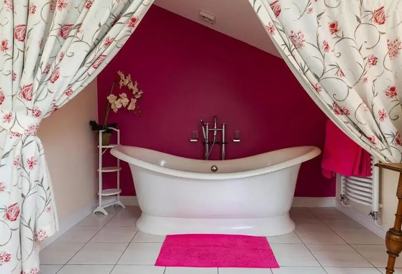 Suite, Higher Farm