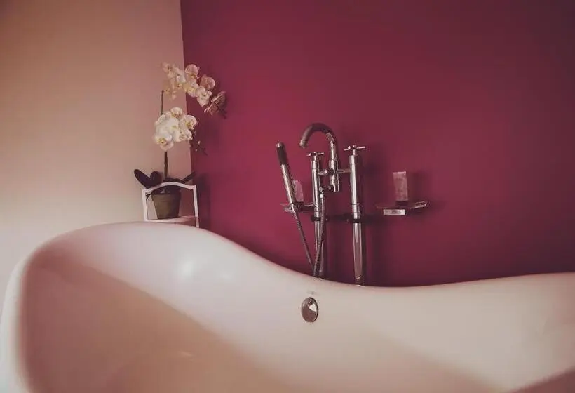 Suite, Higher Farm