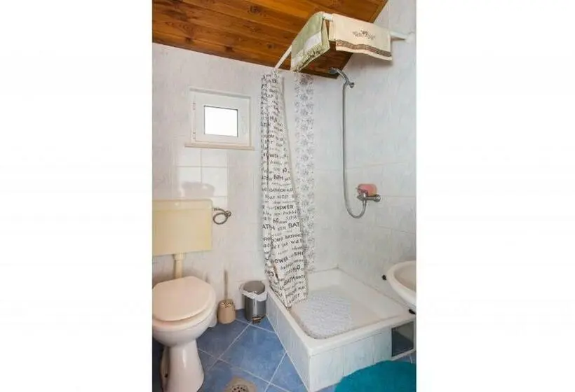 استودیو استاندارد با چشمانداز باغ, Guest House Godimento