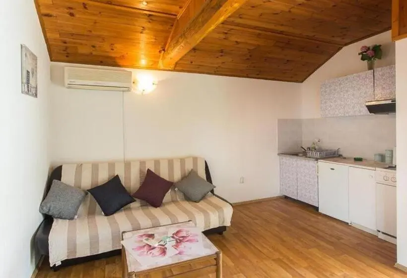 استودیو استاندارد با چشمانداز باغ, Guest House Godimento