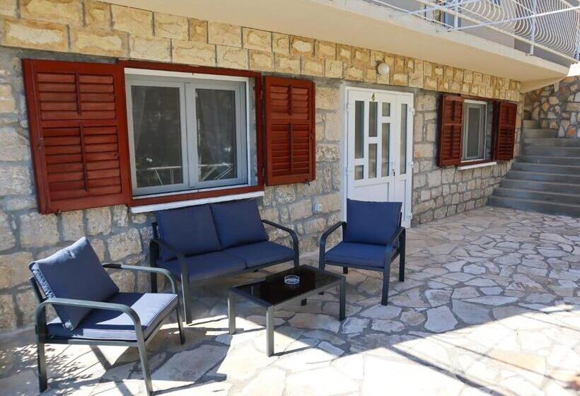 آپارتمان 1 خوابه با تراس, Guest House Godimento